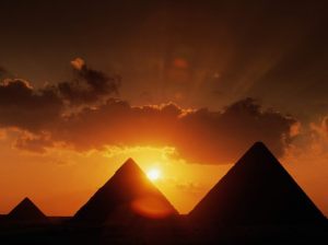 World_Egypt_Pyramids_at_sunset_007550_